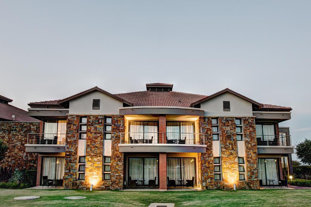 Royal Marang Hotel Phokeng Luaran gambar The Kingdom Hotel