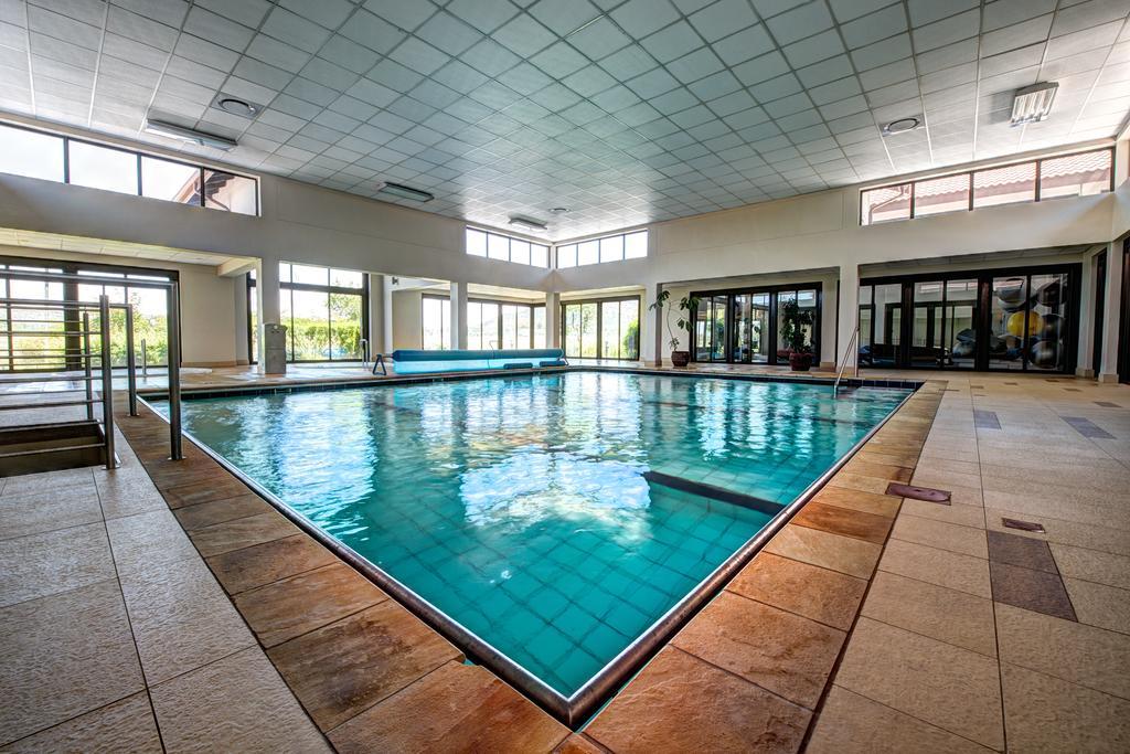 Royal Marang Hotel Phokeng Luaran gambar The swimming pool at the University of Novi Sad
