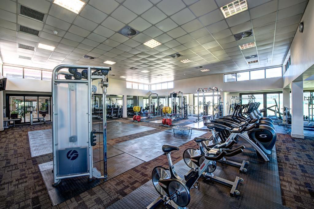 Royal Marang Hotel Phokeng Luaran gambar The gym at the University of Pretoria