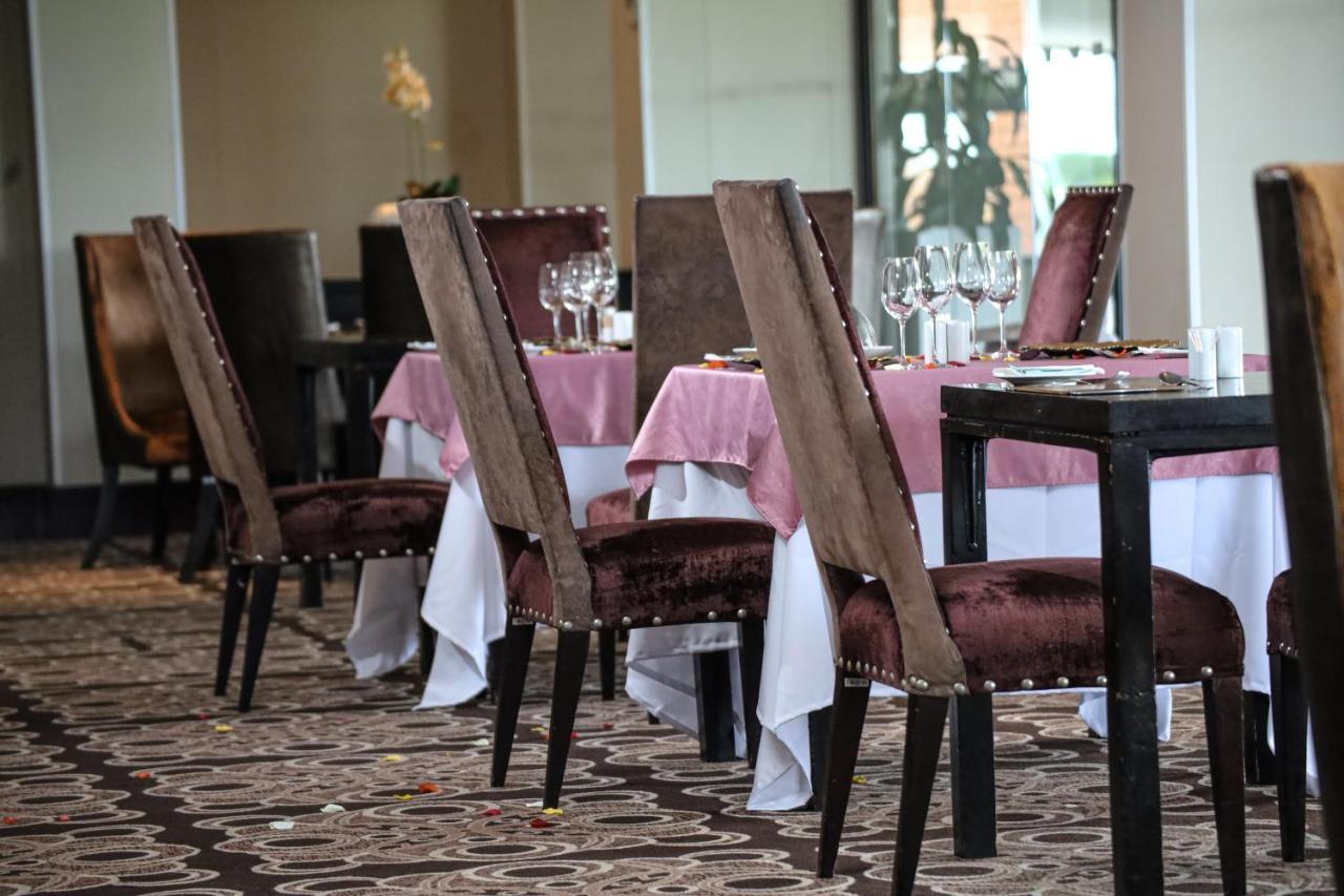Royal Marang Hotel Phokeng Luaran gambar Restaurant